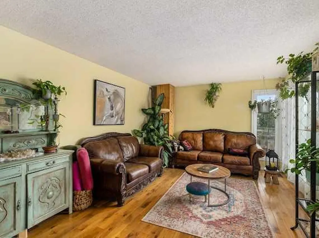 126 Glenhill Drive Cochrane AB t0l0w3