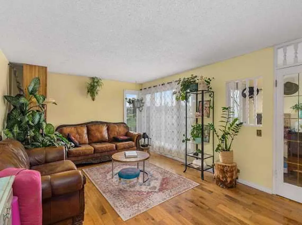 126 Glenhill Drive Cochrane AB t0l0w3