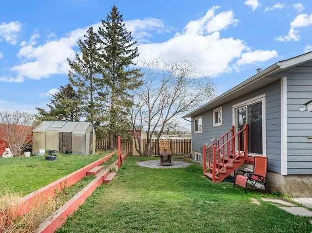 126 Glenhill Drive Cochrane AB t0l0w3