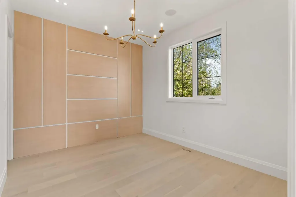 1328 7a Street NW Calgary AB T2M 3J6