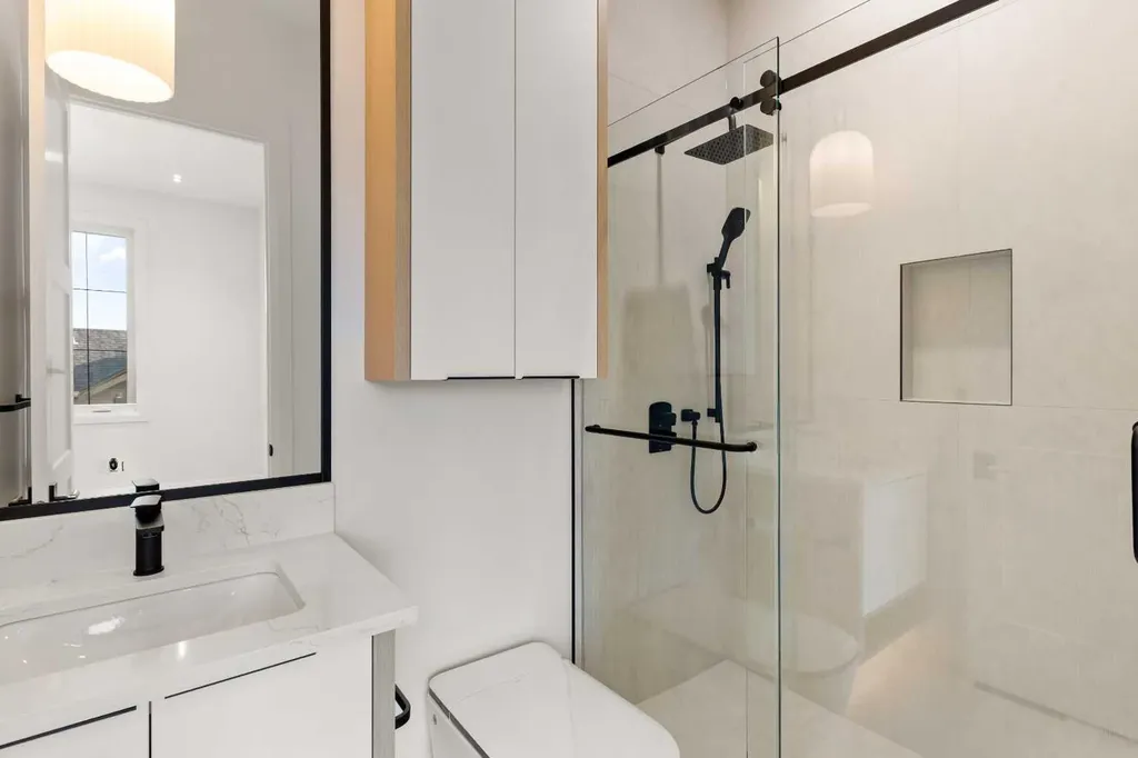 1328 7a Street NW Calgary AB T2M 3J6