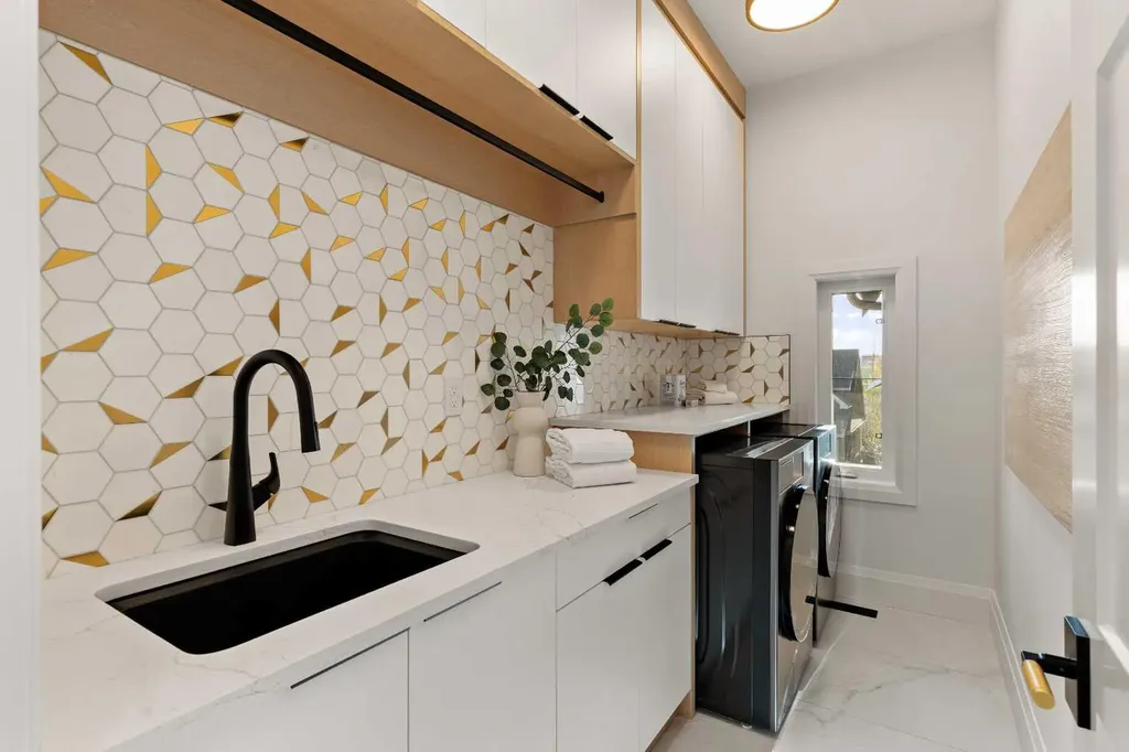 1328 7a Street NW Calgary AB T2M 3J6