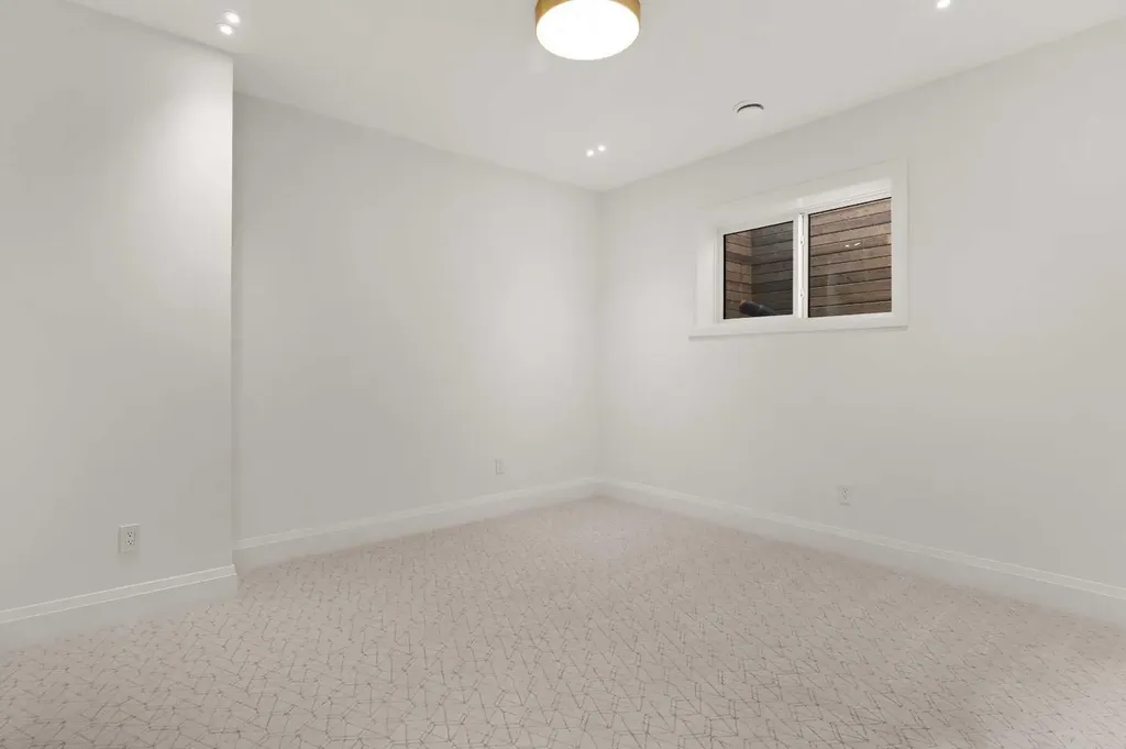 1328 7a Street NW Calgary AB T2M 3J6