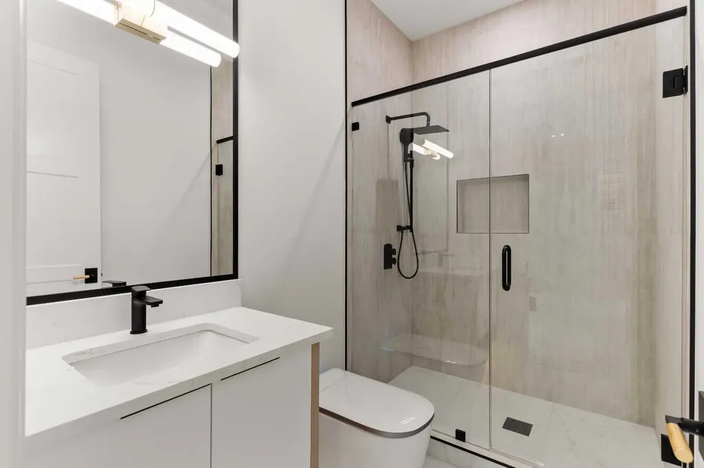 1328 7a Street NW Calgary AB T2M 3J6