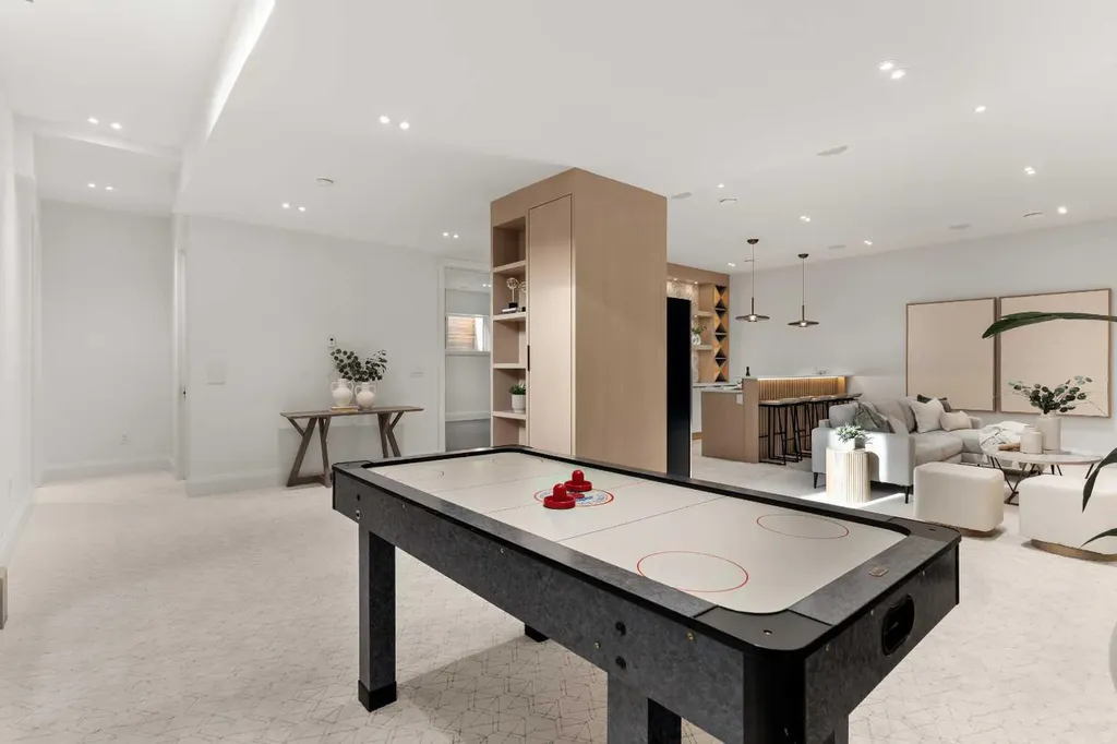 1328 7a Street NW Calgary AB T2M 3J6