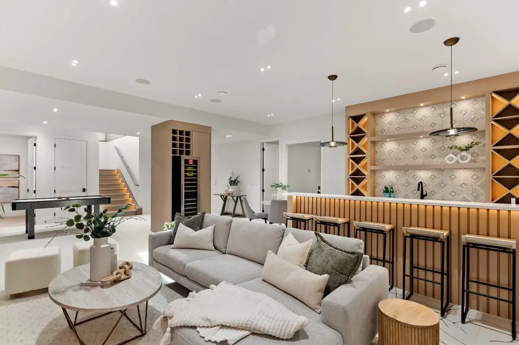 1328 7a Street NW Calgary AB T2M 3J6