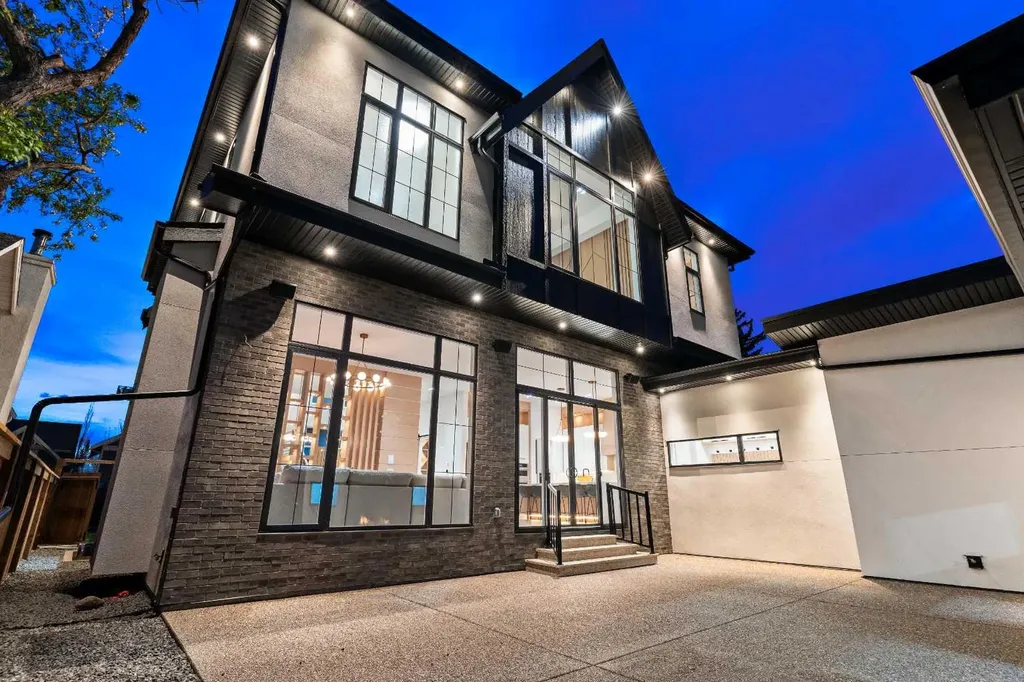 1328 7a Street NW Calgary AB T2M 3J6