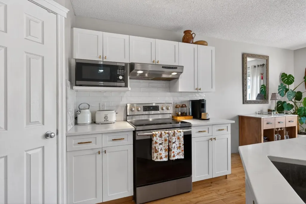 57 Bridlewood Manor SW Calgary AB T2Y3T4