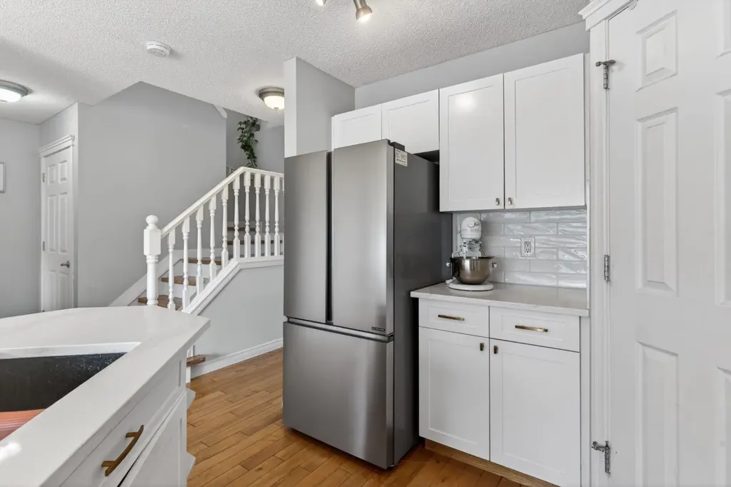57 Bridlewood Manor SW Calgary AB T2Y3T4