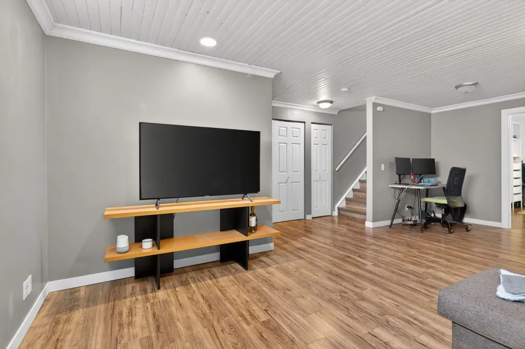 57 Bridlewood Manor SW Calgary AB T2Y3T4