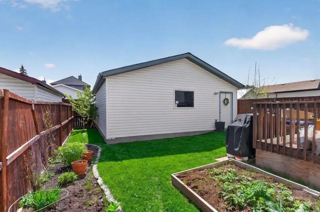 57 Bridlewood Manor SW Calgary AB T2Y3T4