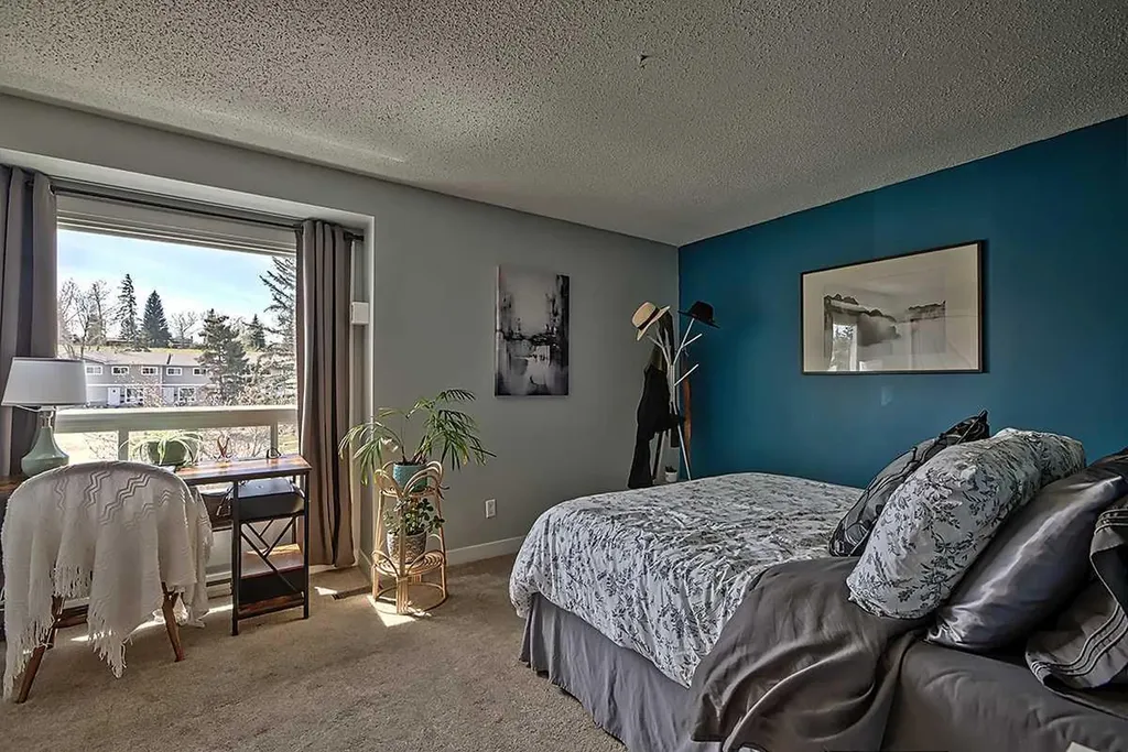 72 Deerpoint Road SE Calgary AB T2J 6M9