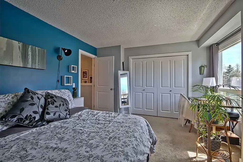 72 Deerpoint Road SE Calgary AB T2J 6M9