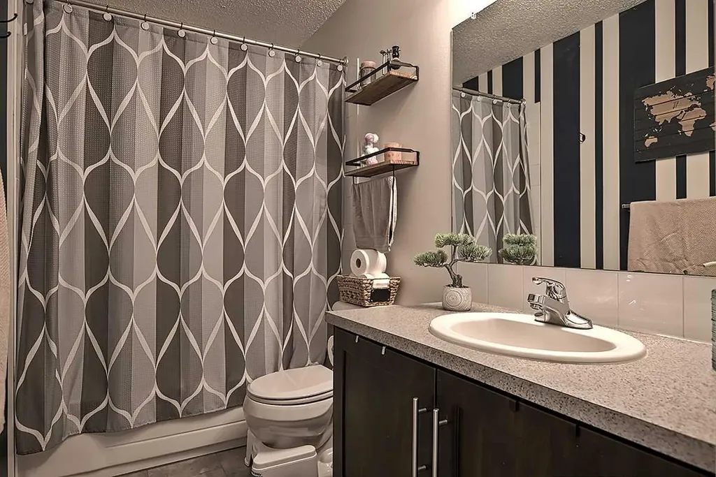 72 Deerpoint Road SE Calgary AB T2J 6M9