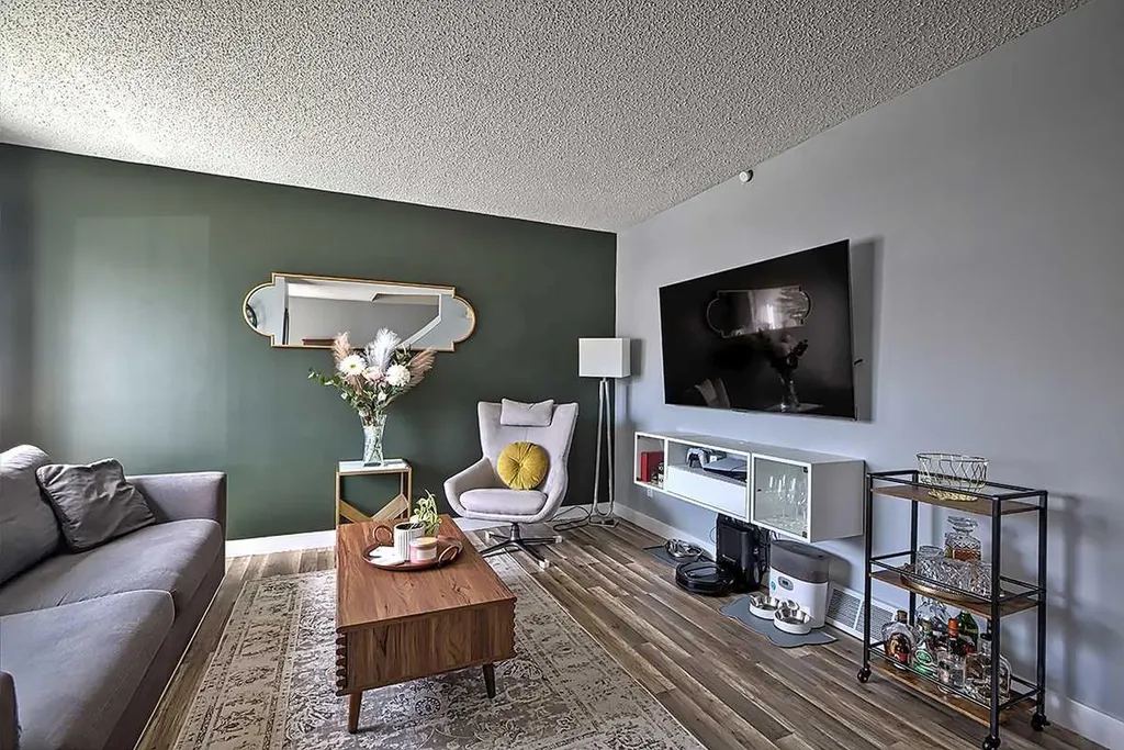 72 Deerpoint Road SE Calgary AB T2J 6M9