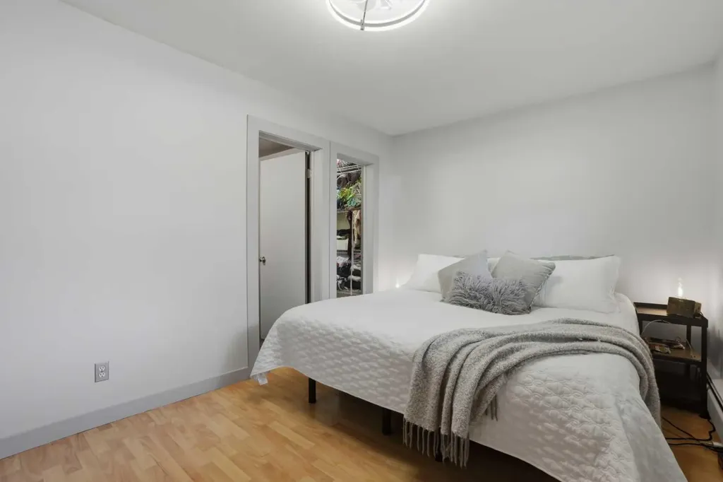 1821 17a Street SW Calgary AB T2T4R7