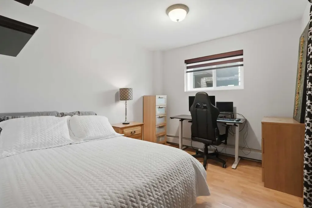 1821 17a Street SW Calgary AB T2T4R7