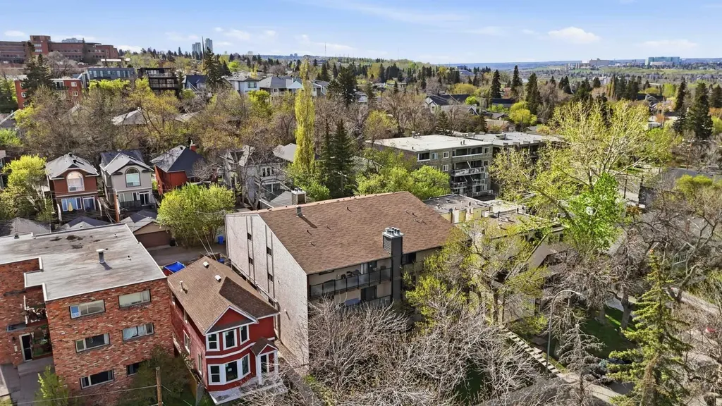1821 17a Street SW Calgary AB T2T4R7
