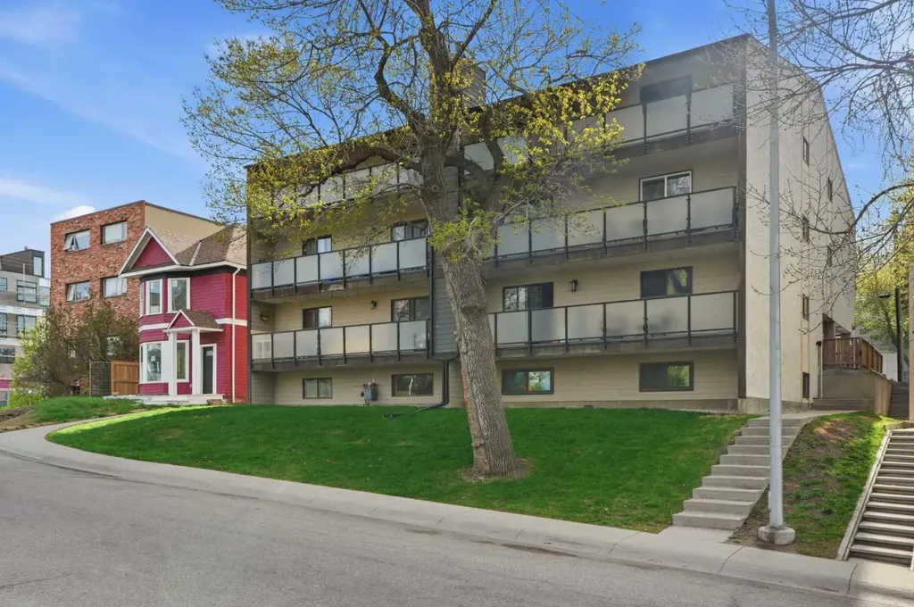 1821 17a Street SW Calgary AB T2T4R7