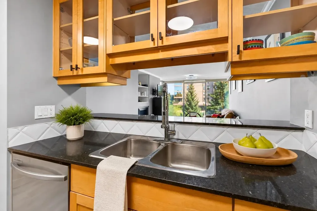 4555 Varsity Lane NW Calgary AB T3A 2V6