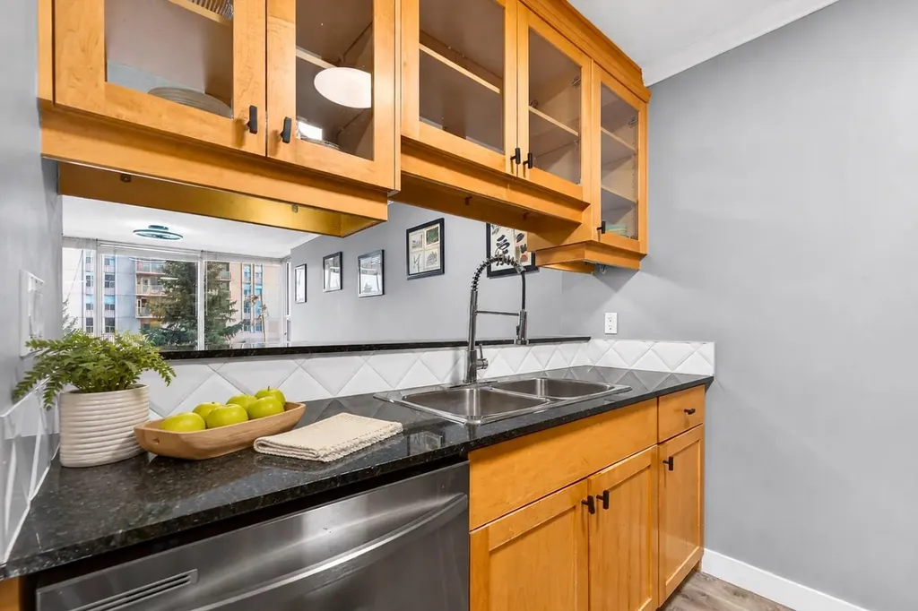 4555 Varsity Lane NW Calgary AB T3A 2V6