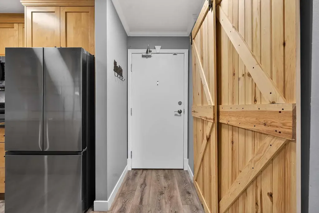 4555 Varsity Lane NW Calgary AB T3A 2V6