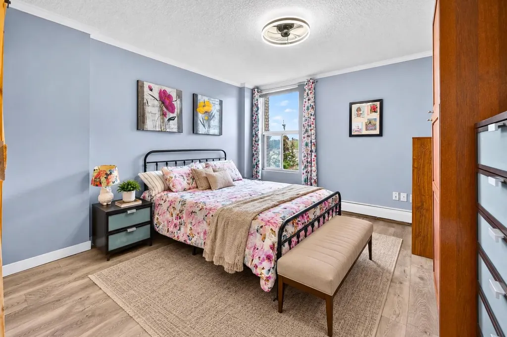 4555 Varsity Lane NW Calgary AB T3A 2V6