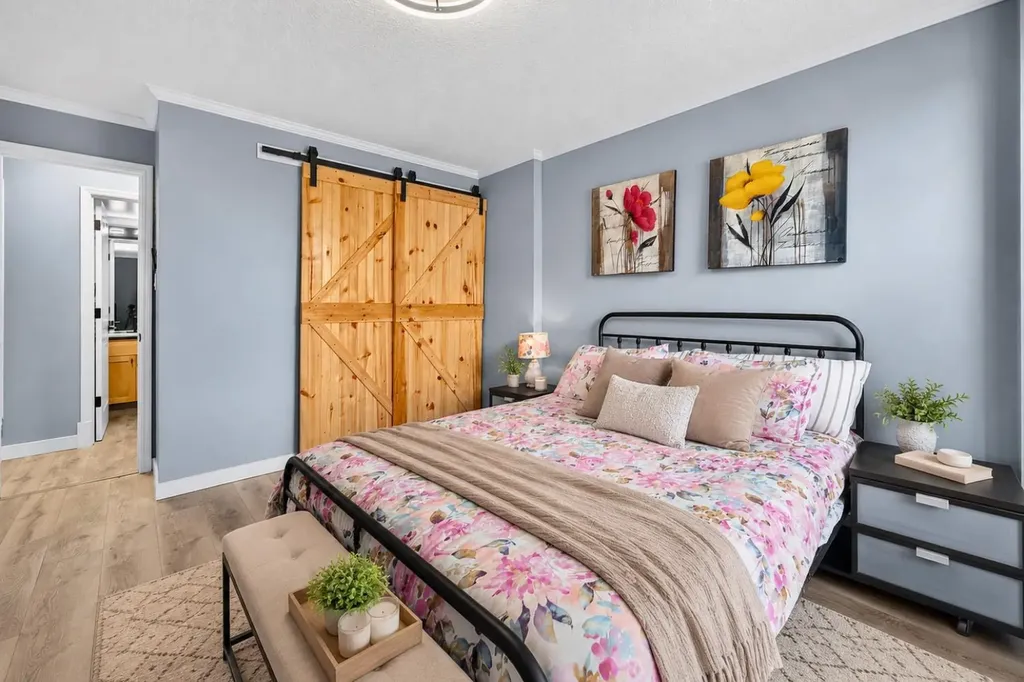 4555 Varsity Lane NW Calgary AB T3A 2V6