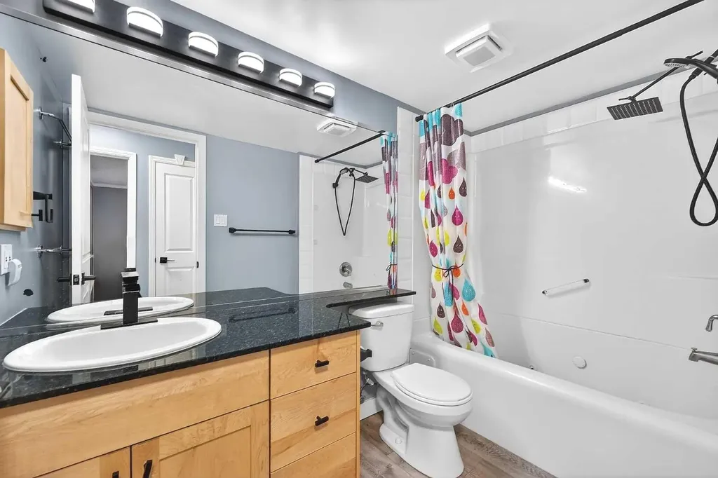 4555 Varsity Lane NW Calgary AB T3A 2V6