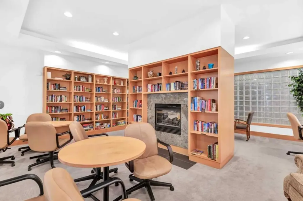 4555 Varsity Lane NW Calgary AB T3A 2V6