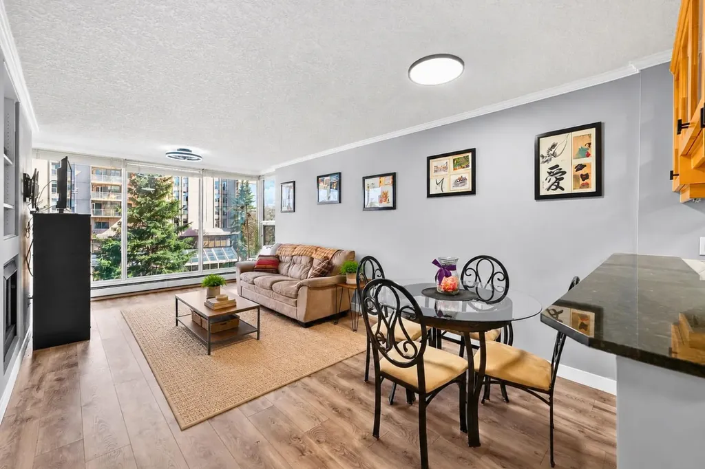 4555 Varsity Lane NW Calgary AB T3A 2V6