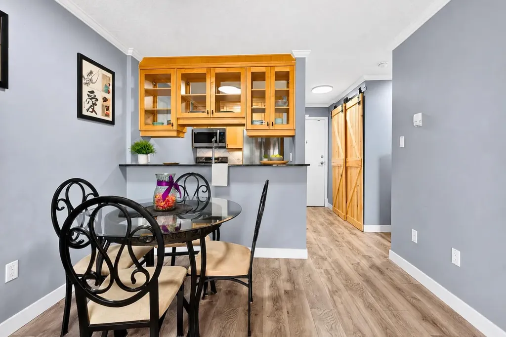 4555 Varsity Lane NW Calgary AB T3A 2V6