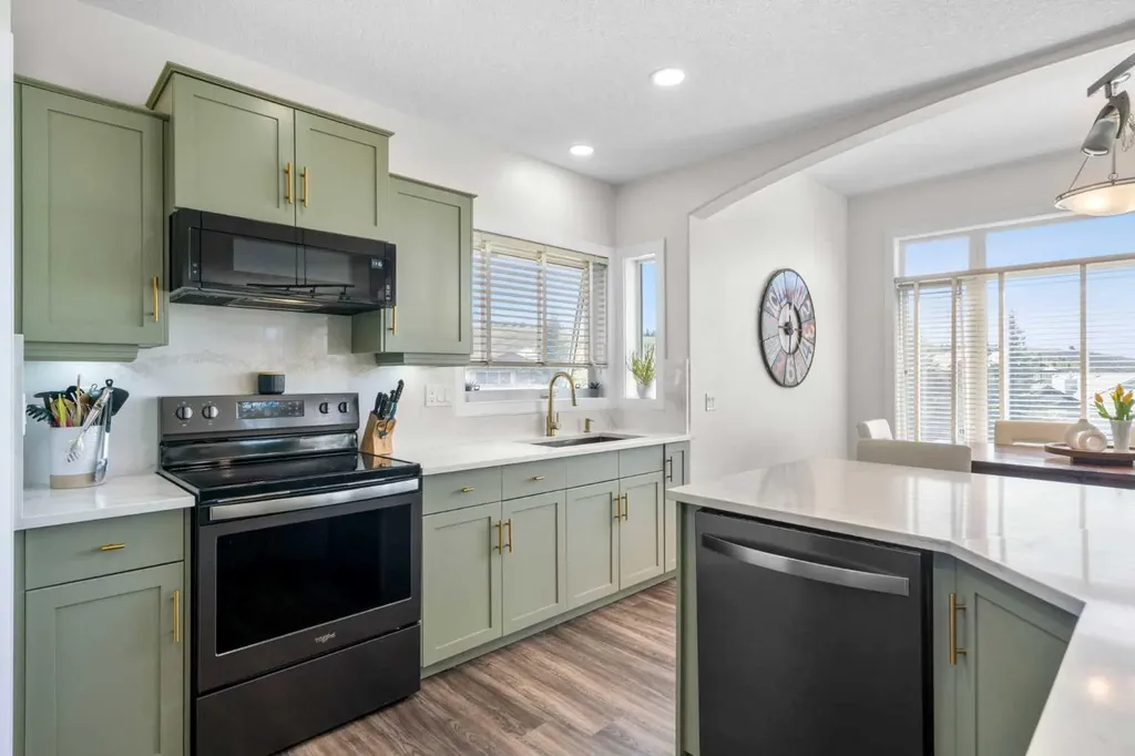 42 Gleneagles Terrace Cochrane AB T4C 1W4