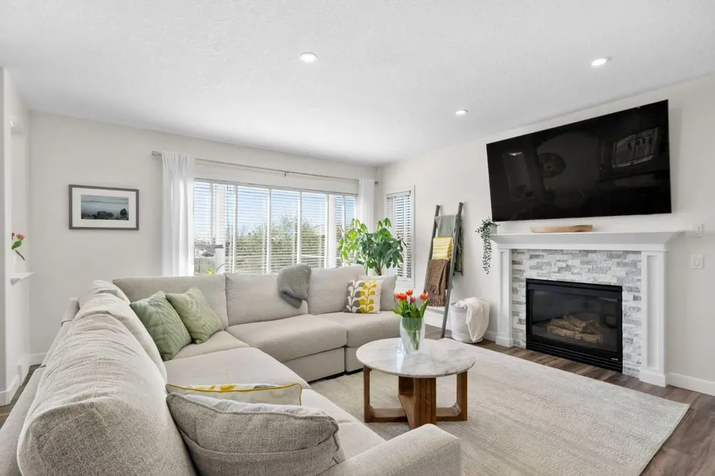 42 Gleneagles Terrace Cochrane AB T4C 1W4