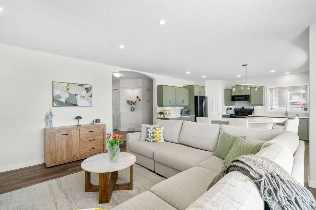 42 Gleneagles Terrace Cochrane AB T4C 1W4