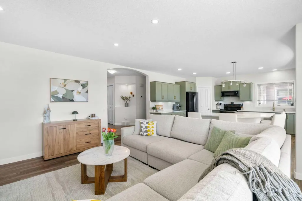 42 Gleneagles Terrace Cochrane AB T4C 1W4