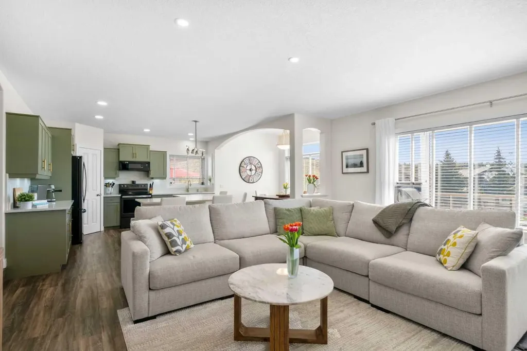 42 Gleneagles Terrace Cochrane AB T4C 1W4