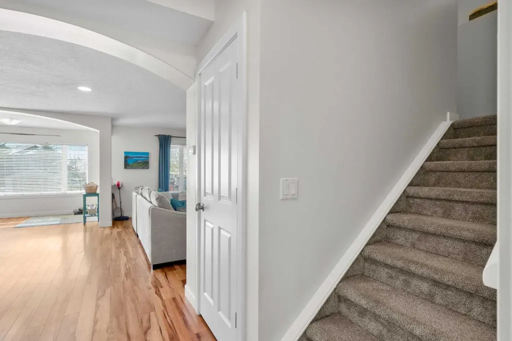 42 Gleneagles Terrace Cochrane AB T4C 1W4