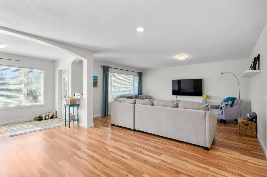 42 Gleneagles Terrace Cochrane AB T4C 1W4