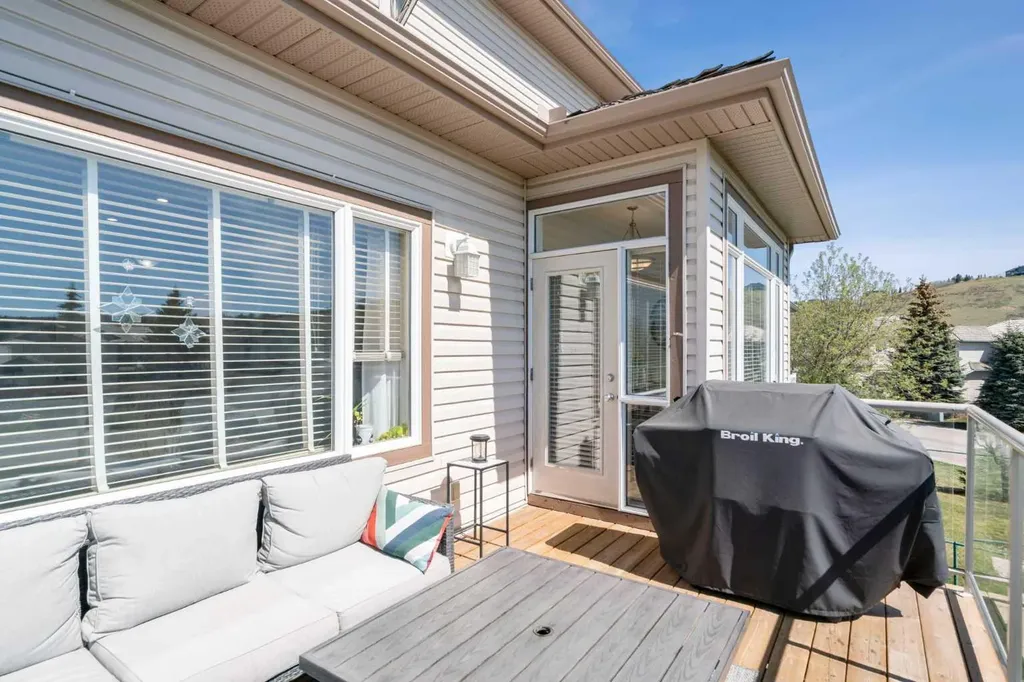 42 Gleneagles Terrace Cochrane AB T4C 1W4
