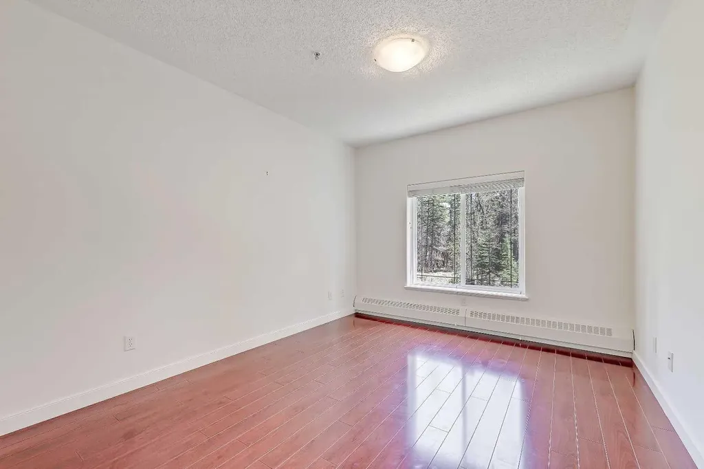 20 Discovery Ridge Close SW Calgary AB T3H 5X4