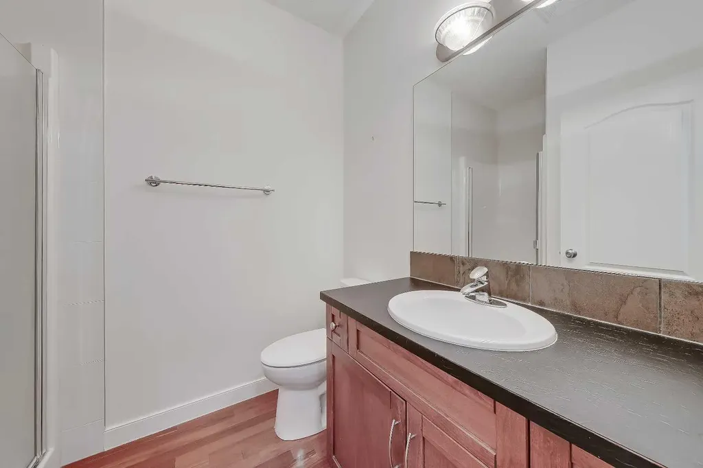 20 Discovery Ridge Close SW Calgary AB T3H 5X4