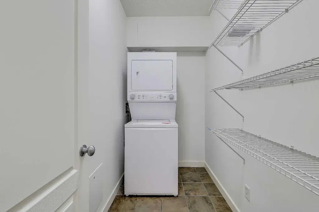 20 Discovery Ridge Close SW Calgary AB T3H 5X4