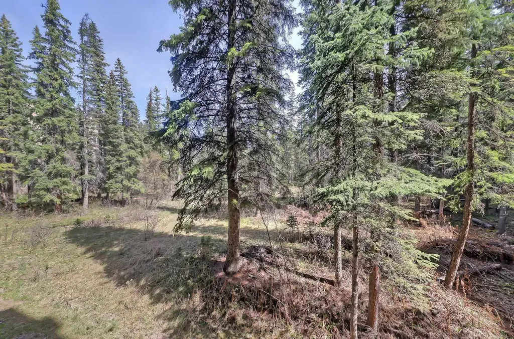 20 Discovery Ridge Close SW Calgary AB T3H 5X4