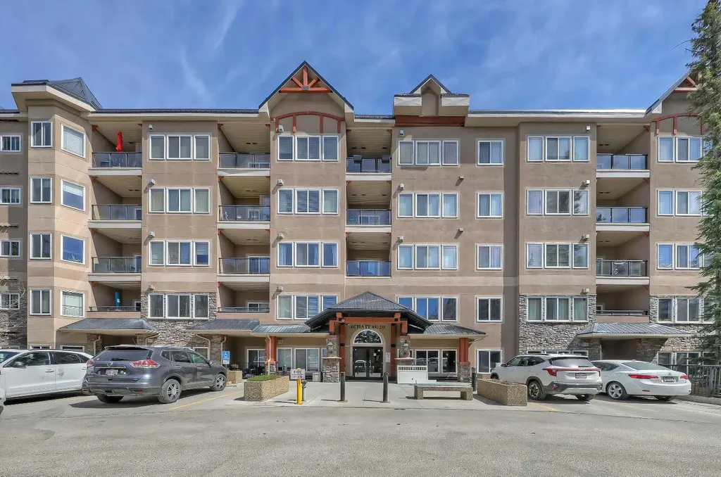 20 Discovery Ridge Close SW Calgary AB T3H 5X4
