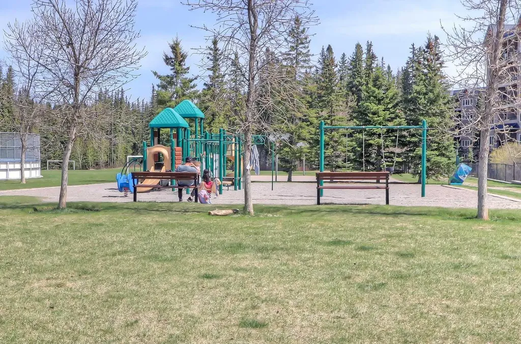20 Discovery Ridge Close SW Calgary AB T3H 5X4