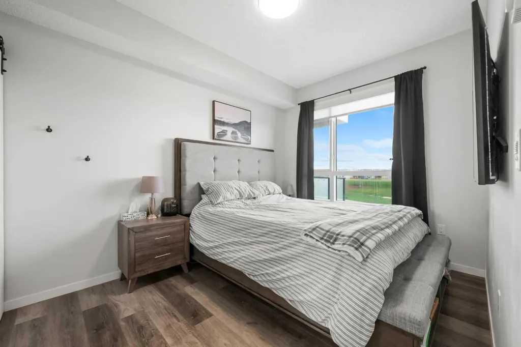33 Carringham Gate NW Calgary AB T3P 2H6