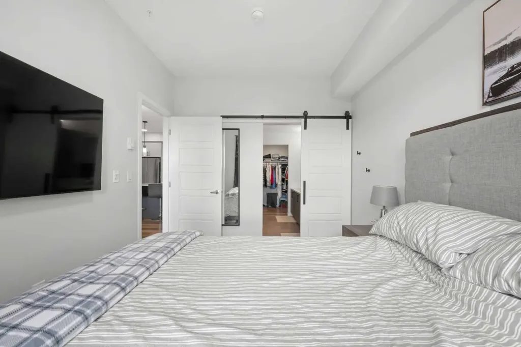 33 Carringham Gate NW Calgary AB T3P 2H6