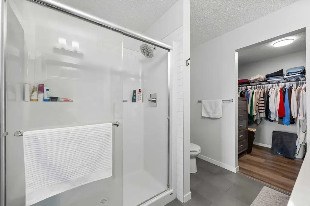 33 Carringham Gate NW Calgary AB T3P 2H6