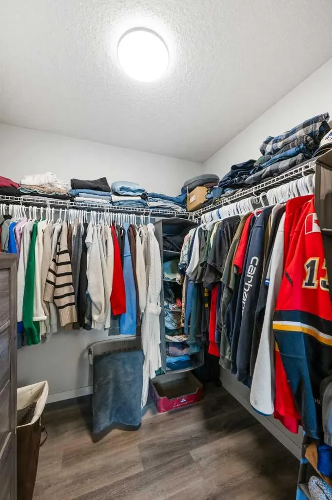 33 Carringham Gate NW Calgary AB T3P 2H6